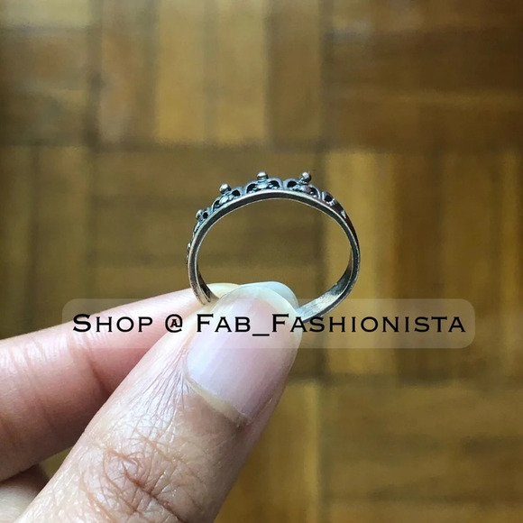 Sterling Silver Princess Crown ring size - Picture 3 of 7